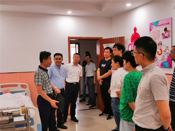 0815提升職業(yè)技能 展示專(zhuān)業(yè)風(fēng)采——市人大調(diào)研組一行來(lái)秀水學(xué)院開(kāi)展調(diào)研工作-史源1_副本.jpg